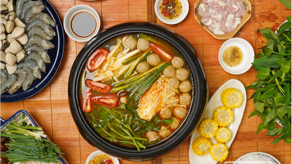 Tự nấu nước lẩu Thái tại nhà ngon không kém nhà hàng