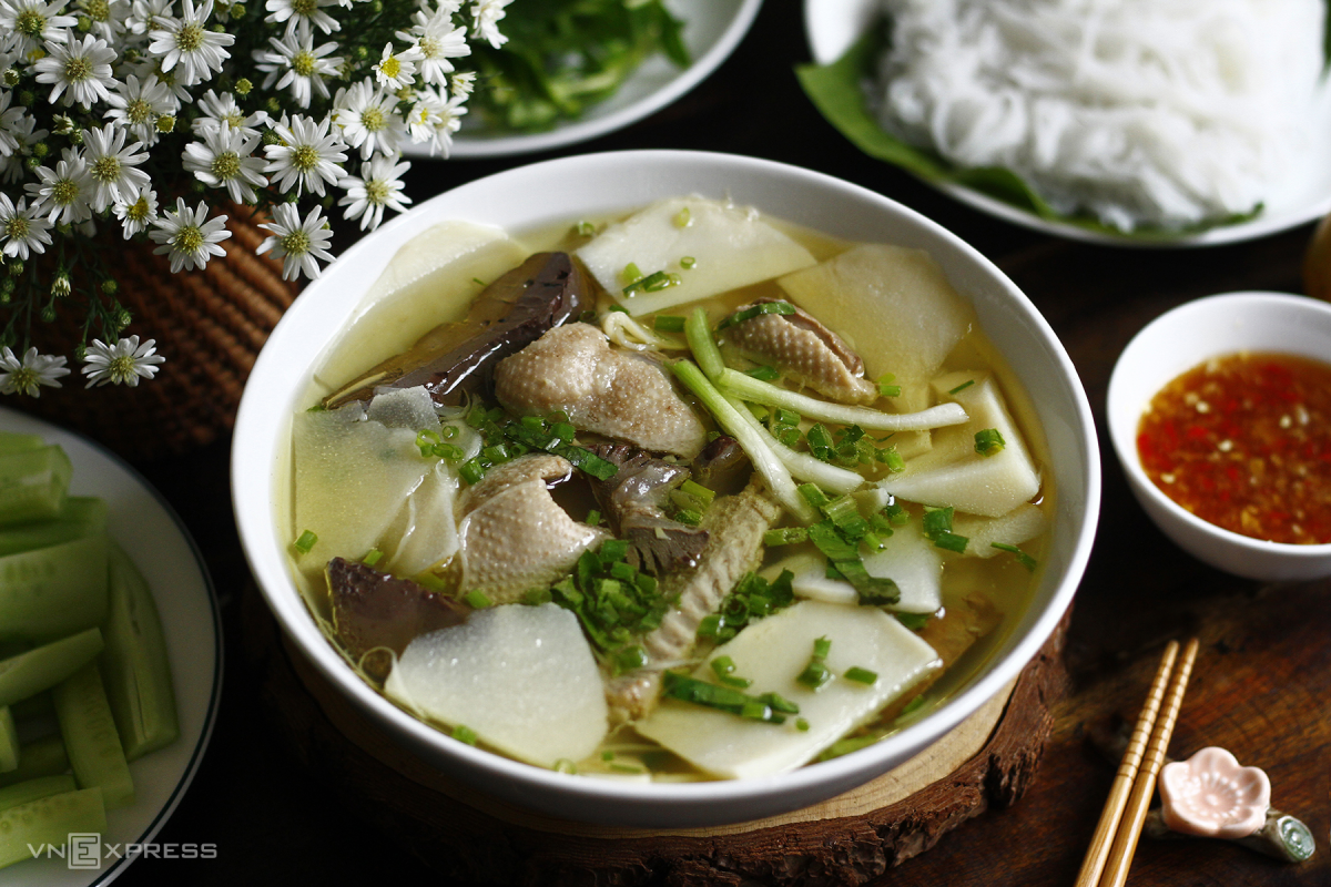 Cách làm canh vịt nấu măng